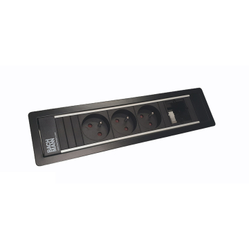 Bachmann Powerframhttps://multipriseshop.fr/pub/media/catalog/product/p/o/powerframe_3stopcontact_1cm_zwart.jpge 3x stopcontact met penaarde en 1x zelf in te delen